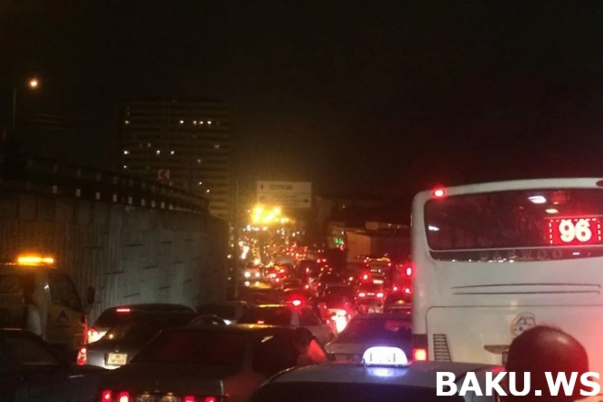 SON DƏQİQƏ: Bakıda güclü tıxac yaranıb - FOTO