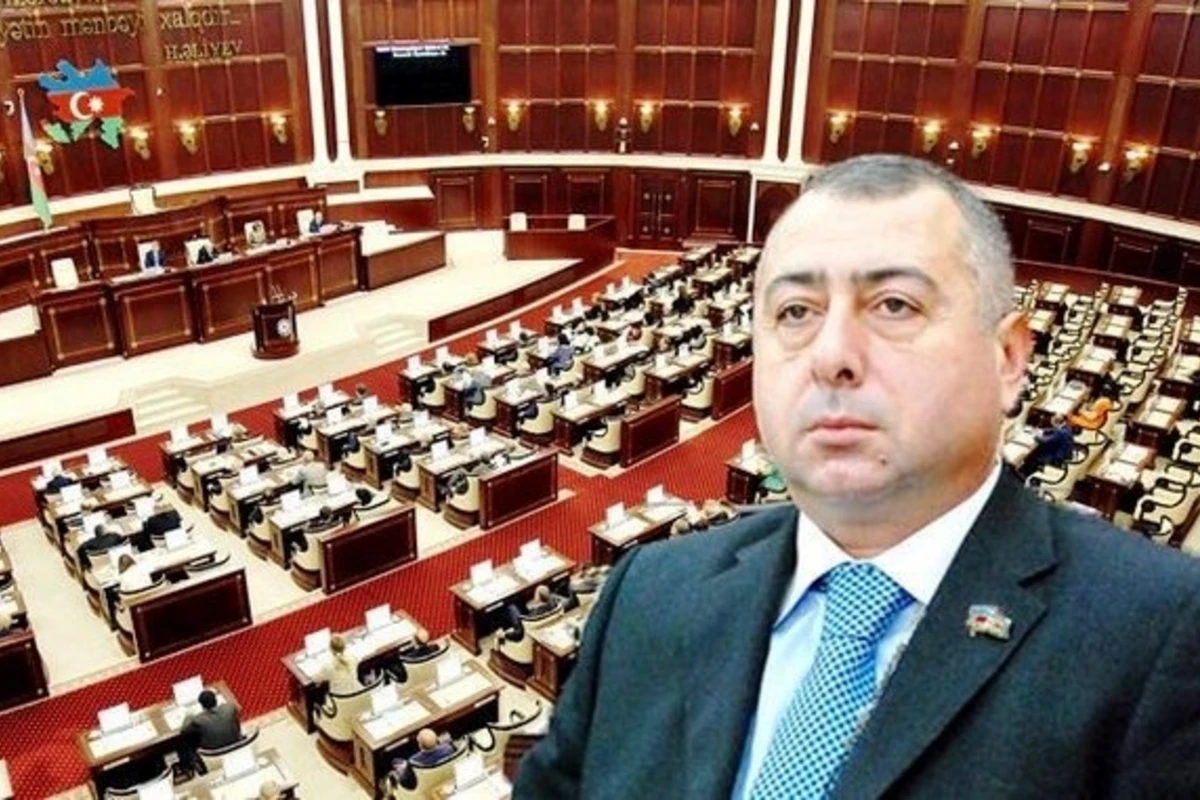 Milli Məclisin qarşısında ETİRAZ aksiyası Milli Məclisin qarşısında ETİRAZ aksiyası