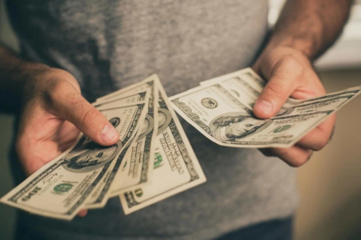 Dolların bu günə olan məzənnəsi Dolların bu günə olan məzənnəsi