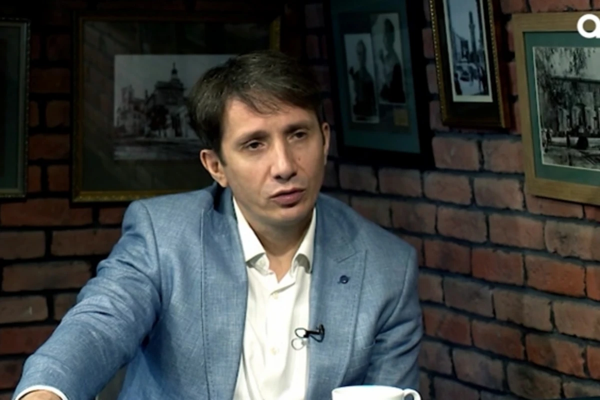 Azər Axşam: “Köhnə ayaqqabımı rənglədib geyinirdim” - VİDEO