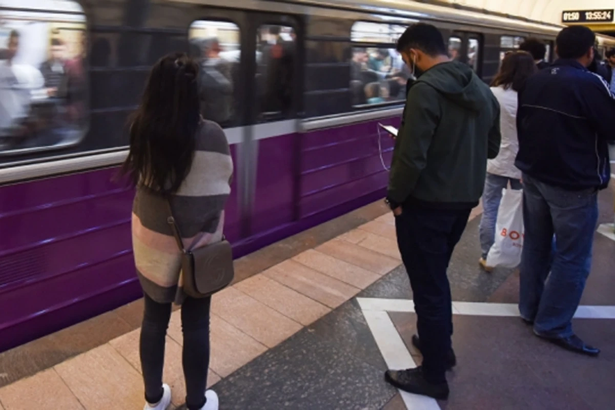 В бакинском метро завязалась драка