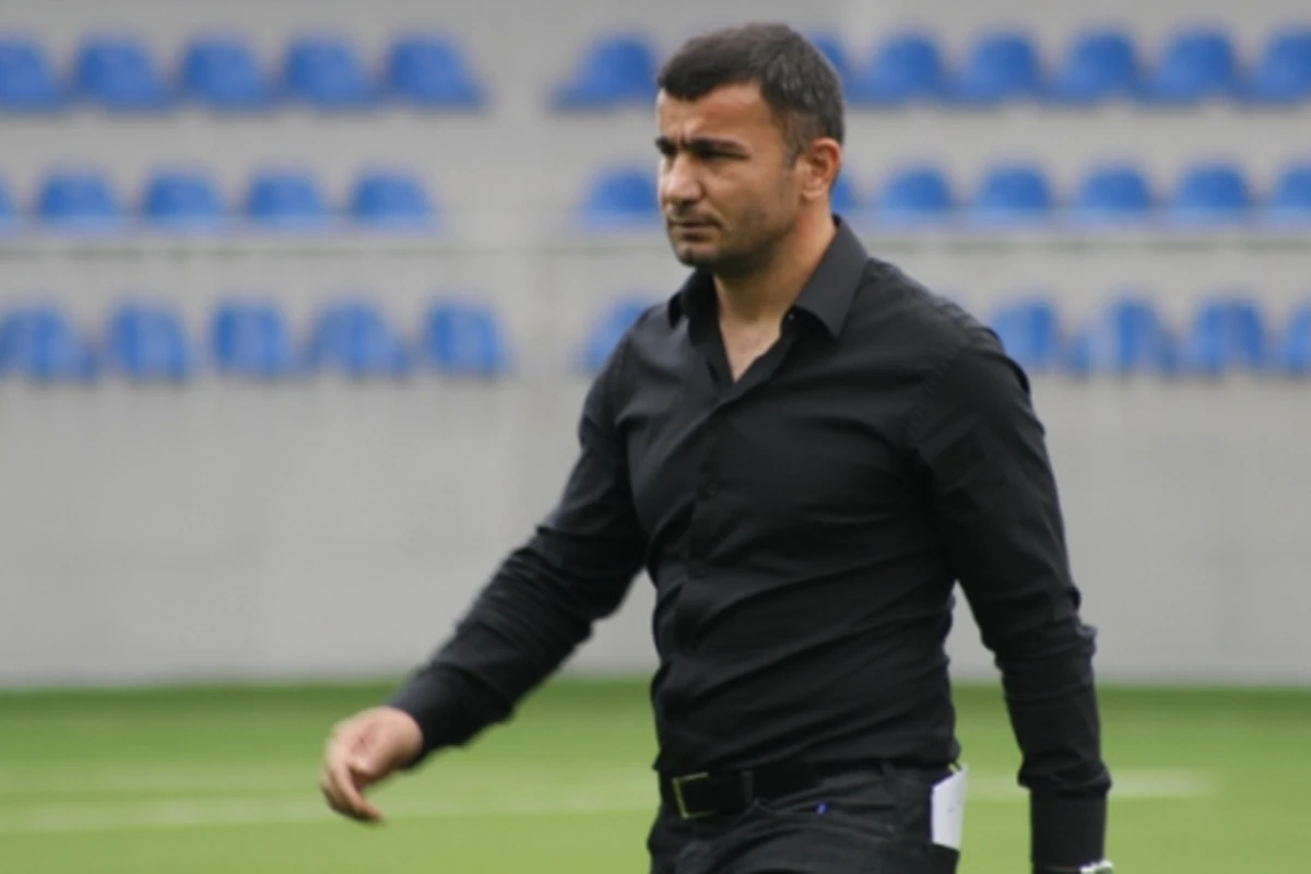 Qurban Qurbanov: “Desəm ki, “Qarabağ”ı atıb xaricdə işləmək istəyirəm…” Qurban Qurbanov: “Desəm ki, “Qarabağ”ı atıb xaricdə işləmək istəyirəm…”