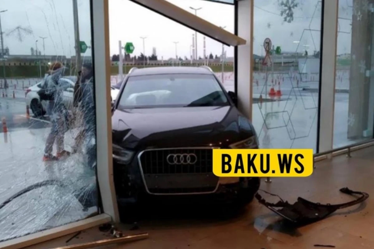 Bakıda sürücü bazarlıq üçün “Bravo”ya belə girdi – FOTO