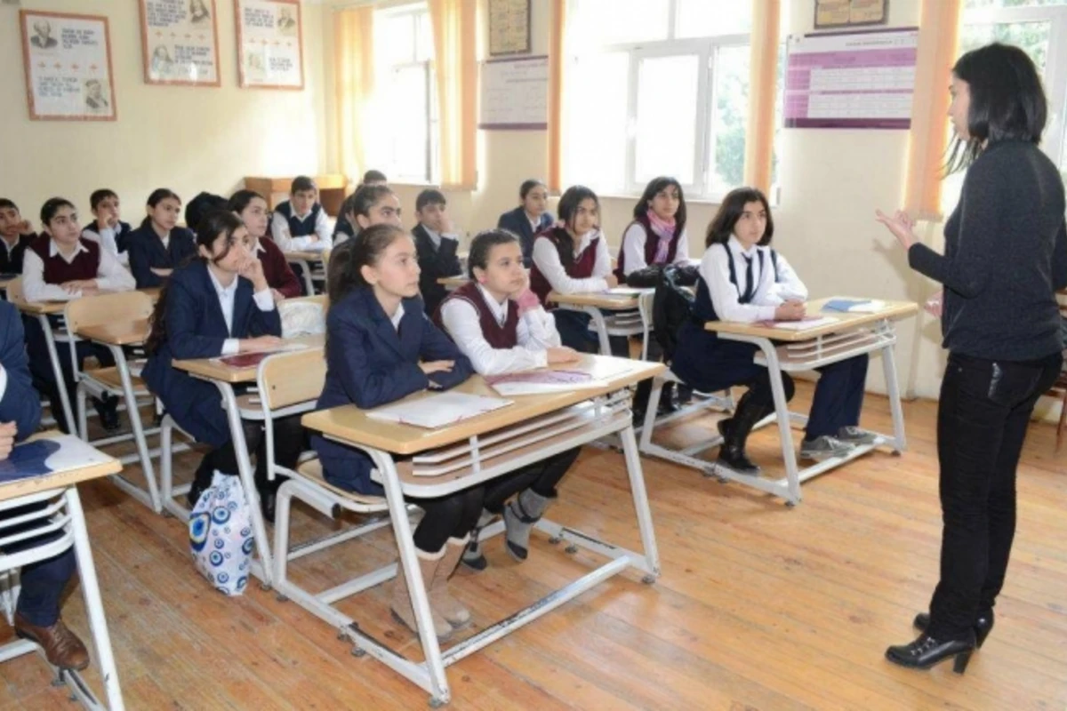 Сиявуш Новрузов: Дошло до того, что родители уже нанимают рюкзаконосителей