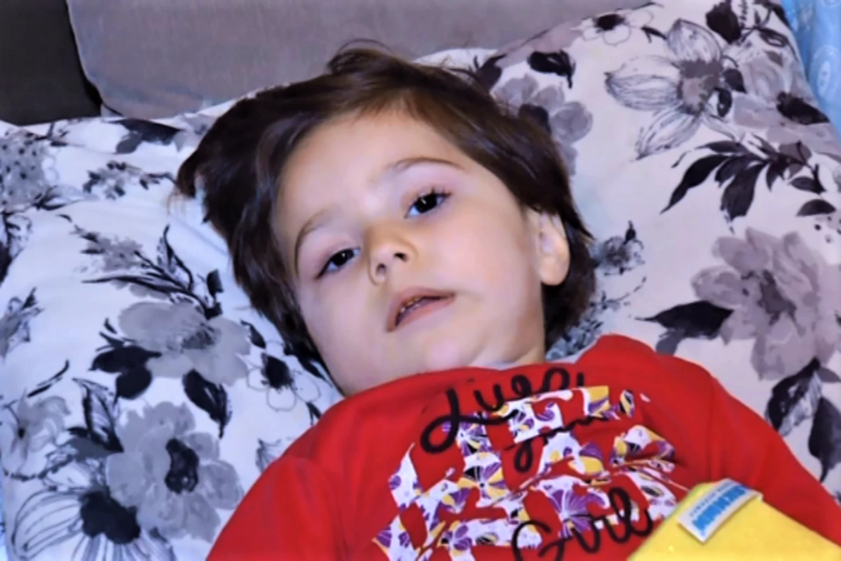 Bakıda 2 yaşlı körpənin əməliyyatı üçün yığılan 20 min AZN oğurlandı - VİDEO