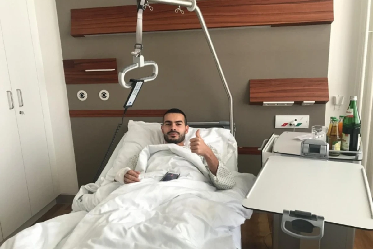 Millinin futbolçusu əməliyyat olunub