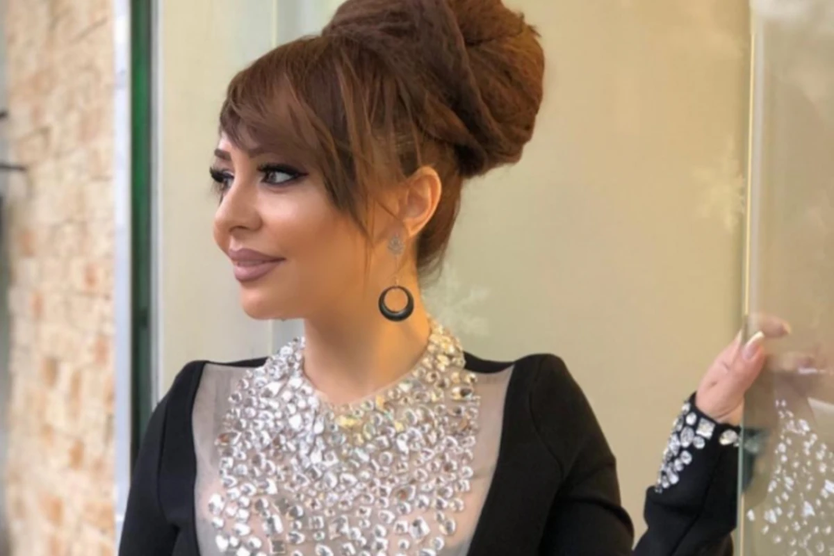 Azərbaycanlı teleaparıcı restoranda çəngəllə hücuma məruz qaldı