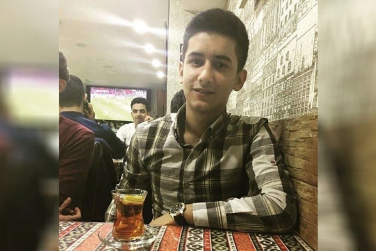 Bakıda 4 bacının tək qardaşını qətlə yetirən tələbənin kənddəki ata evi daşa basılıb - Təfərrüat