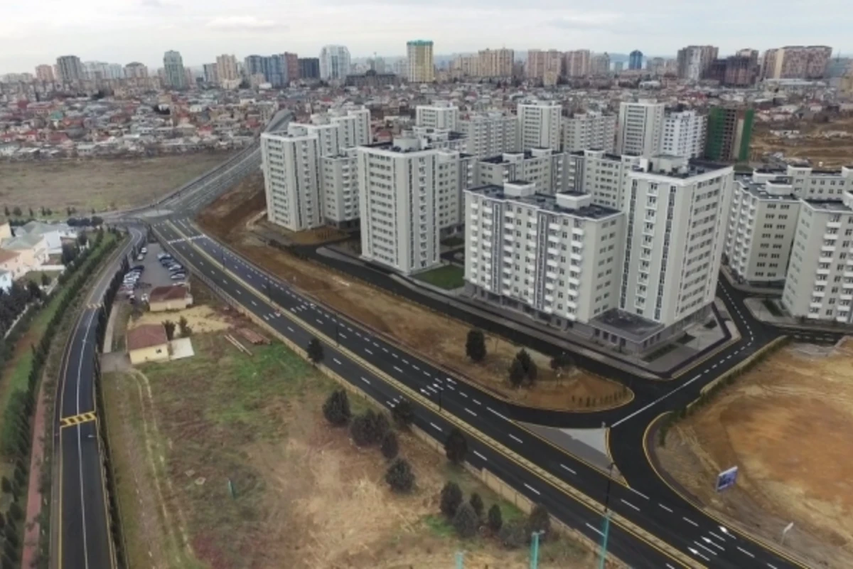 Ильхам Алиев и Мехрибан Алиева на открытии социальных домов - ФОТО