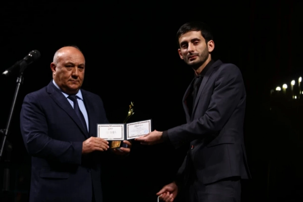Vaqif Əsədov mükafatlandırıldı - FOTOLAR