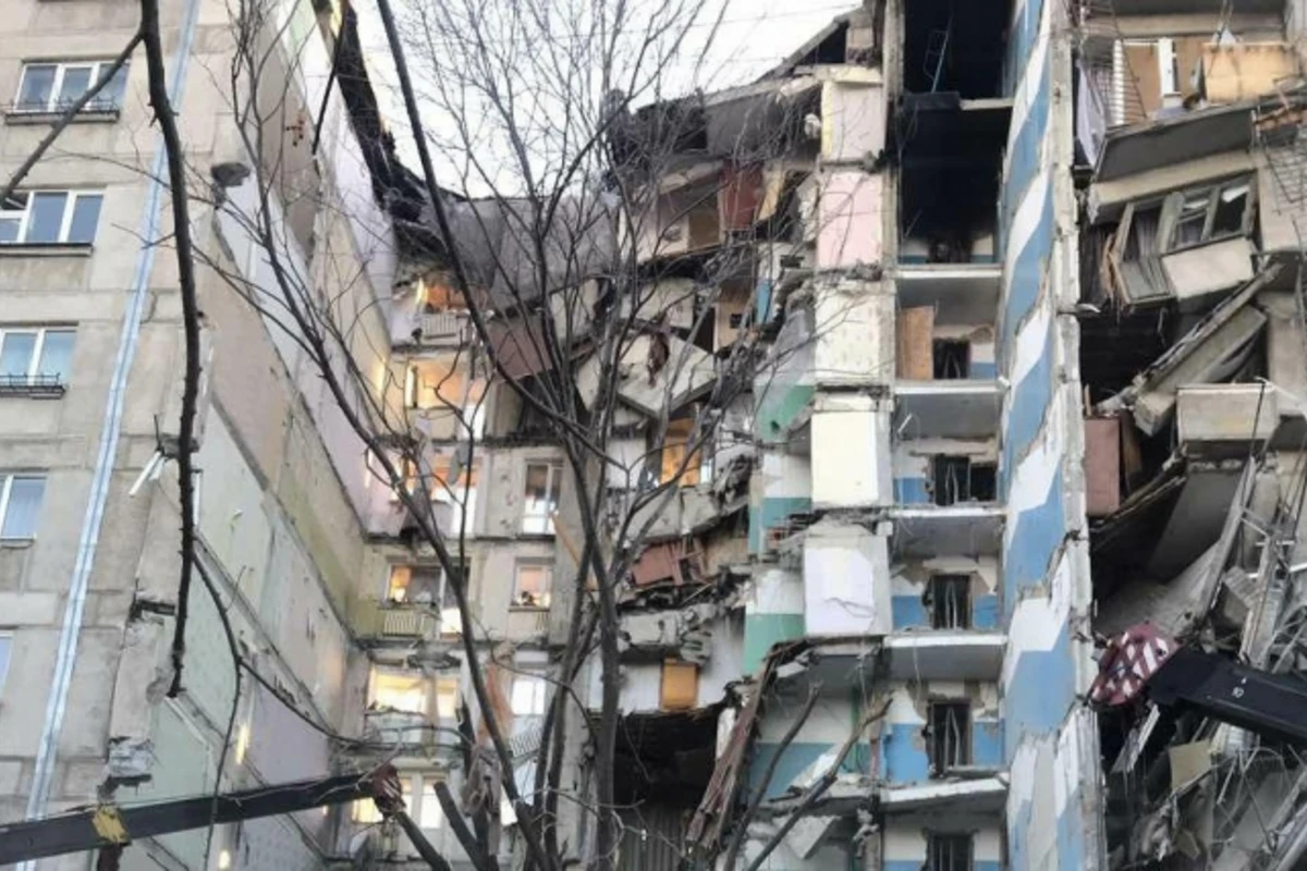 В России после взрыва обрушился жилой дом, есть жертвы - ВИДЕО