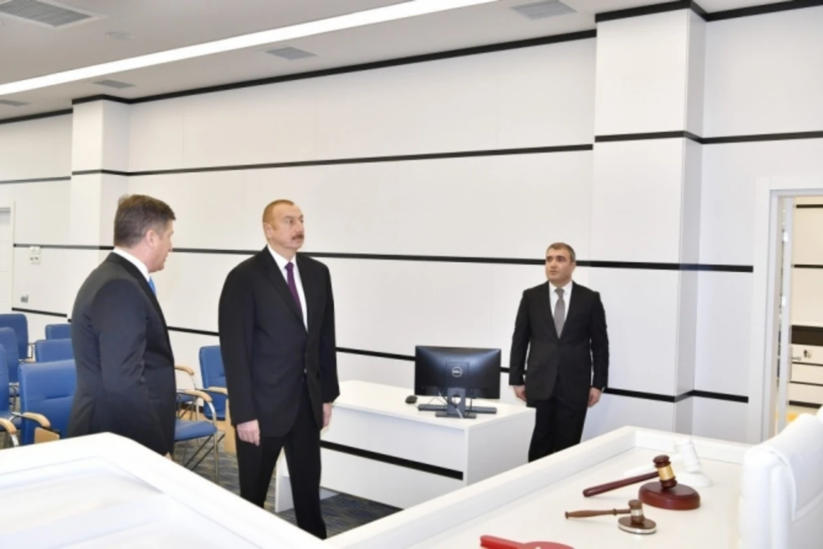 Президент на открытии нового Пространства оказания имущественных услуг - ФОТО