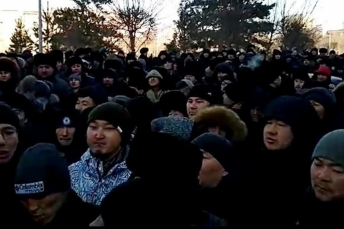 В Казахстане люди вышли на улицы из-за зверства армян - ВИДЕО