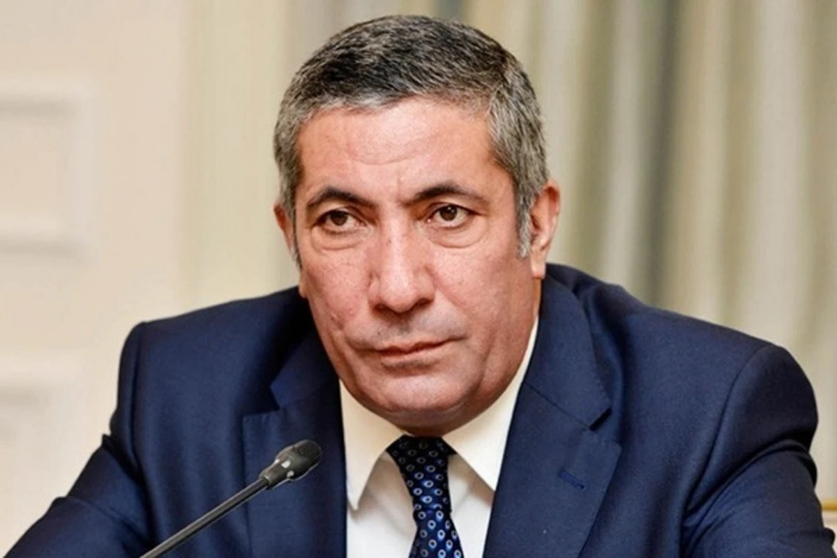 Siyavuş Novruzov: “Guya, Mehman həbsdən çıxıb neyləyəcək?” Siyavuş Novruzov: “Guya, Mehman həbsdən çıxıb neyləyəcək?”