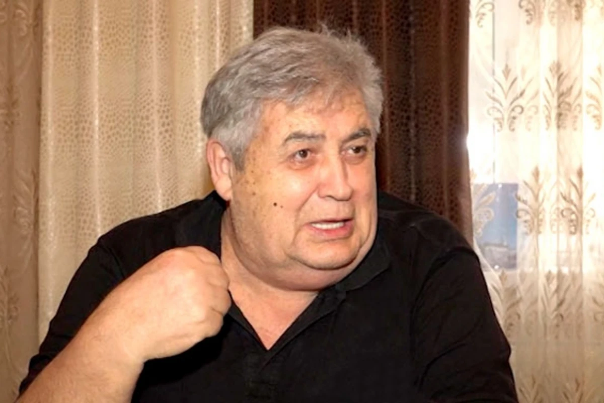 Xalq artistindən ETİRAF: “Bakıda ilk şaxta baba mən olmuşam” – VİDEO Xalq artistindən ETİRAF: “Bakıda ilk şaxta baba mən olmuşam” – VİDEO