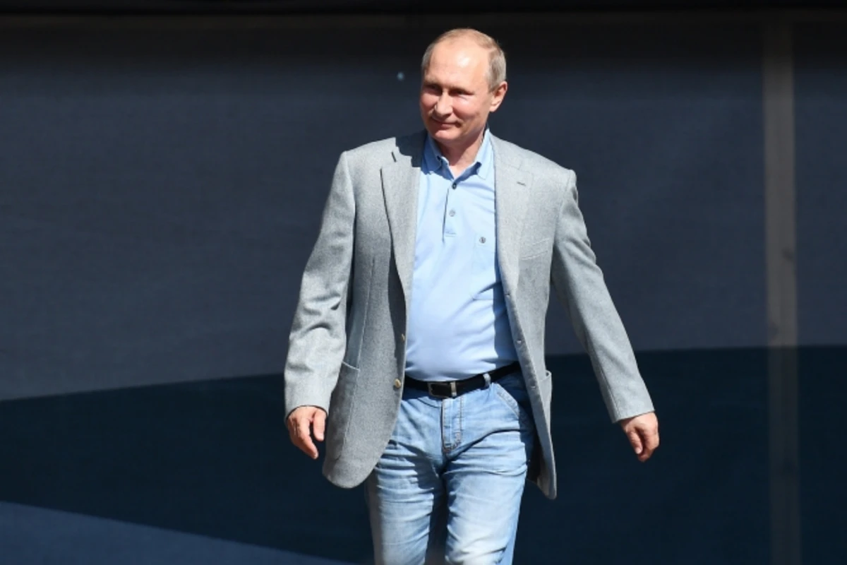 Песков рассказал, как Путин получает пенсию и зарплату