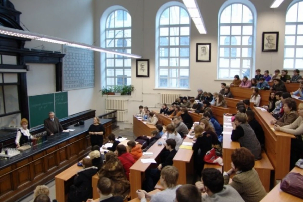 Baş nazirdən iki institutla bağlı QƏRAR Baş nazirdən iki institutla bağlı QƏRAR