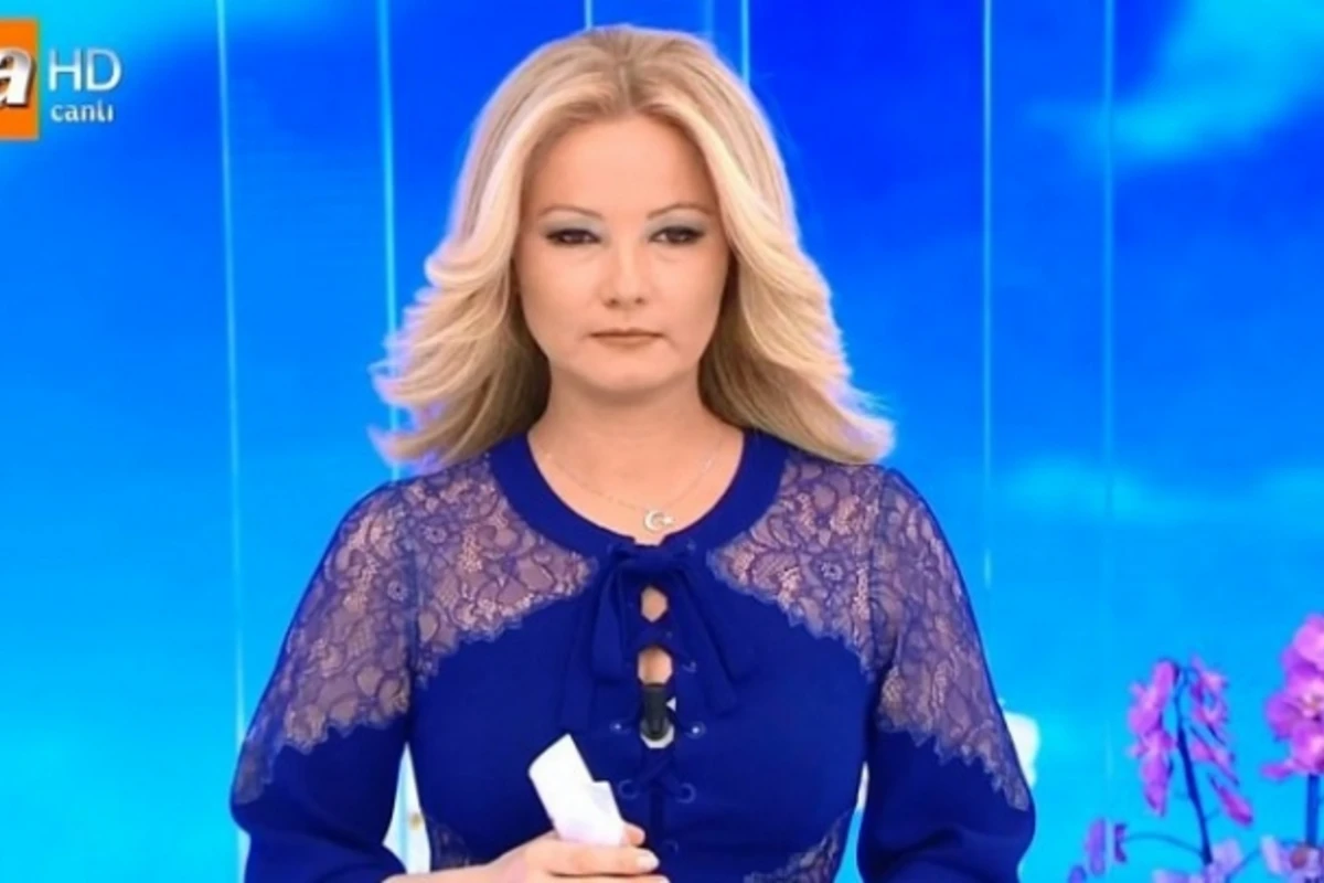 Şəxsi həyatını gizlədən aparıcının özü boyda qızı var imiş - FOTOLAR