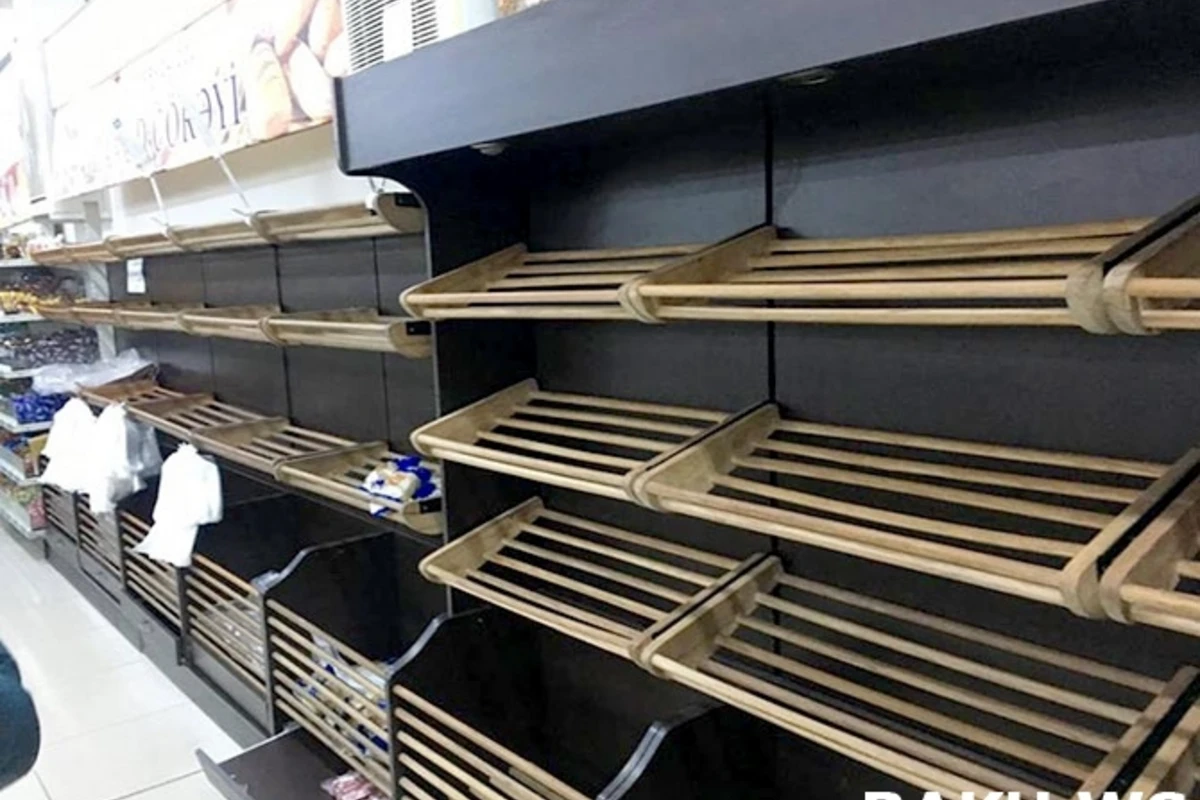 Жители Баку в панике: в магазинах дефицит хлеба - ФОТО