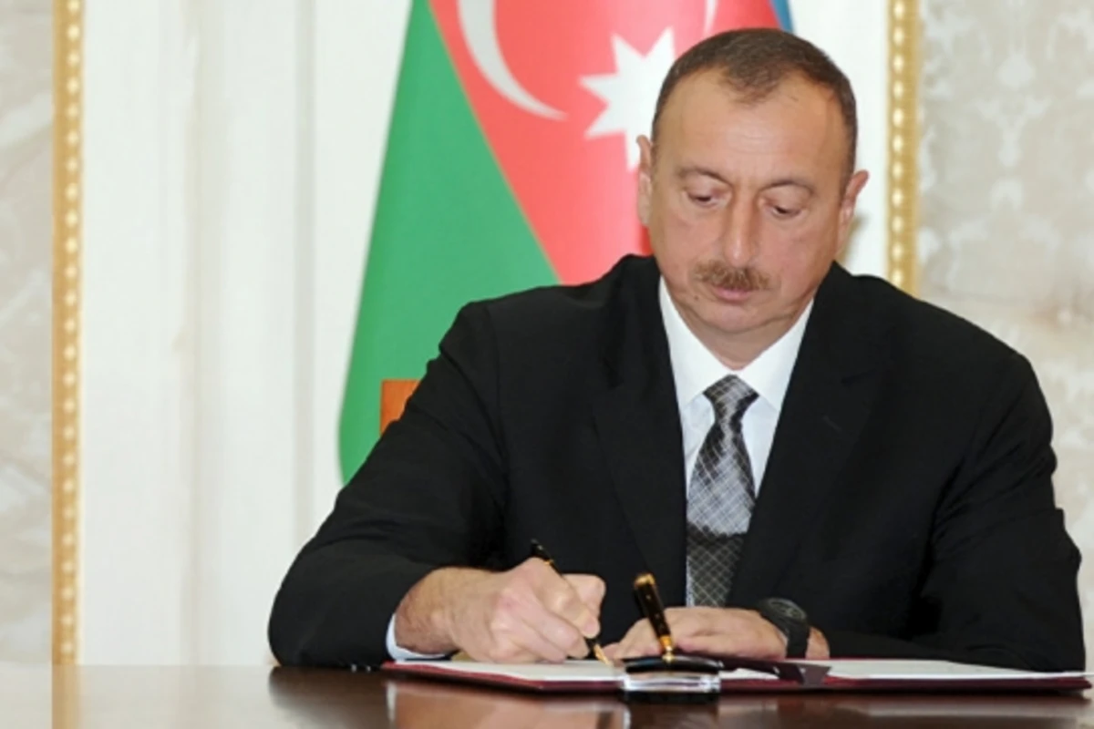 İlham Əliyev məmurların lüks avtomobillərini əlindən alır