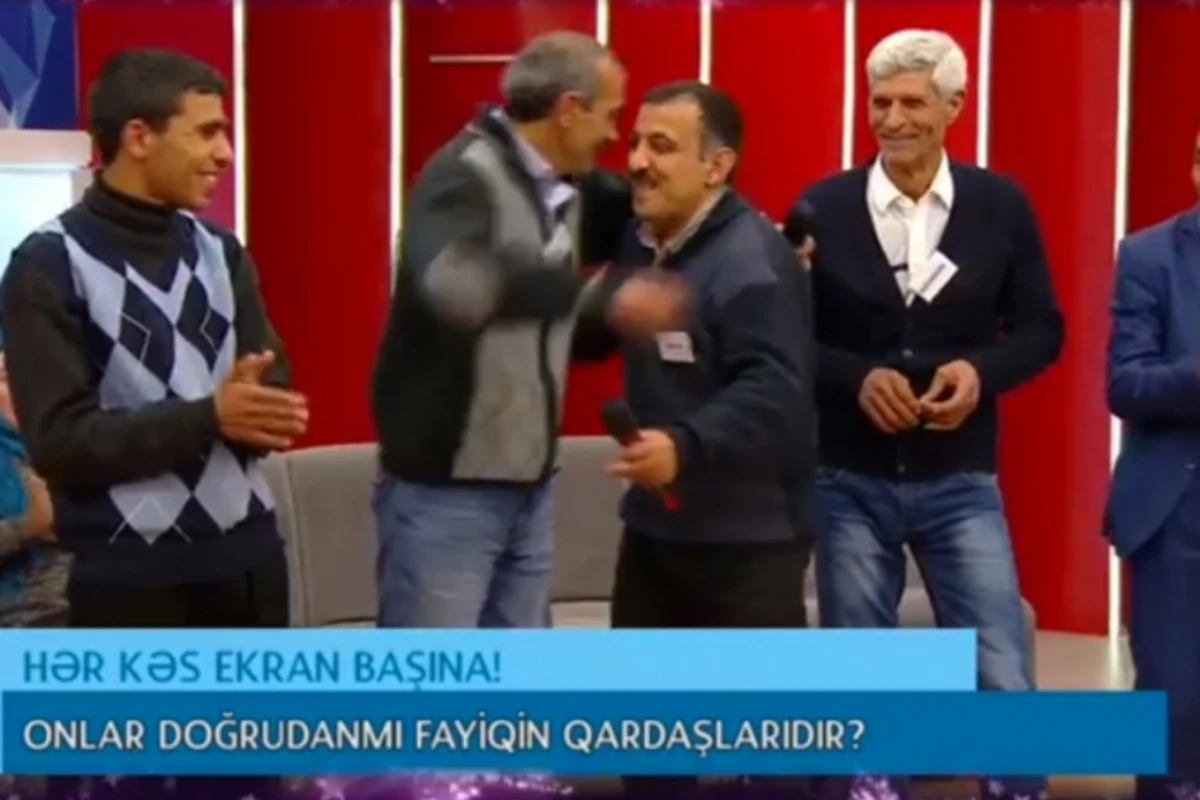 Zaur efirdə xəbəri açıqlayıb diz çökdü - hər kəsi kövrəldən anlar (VİDEO) Zaur efirdə xəbəri açıqlayıb diz çökdü - hər kəsi kövrəldən anlar (VİDEO)