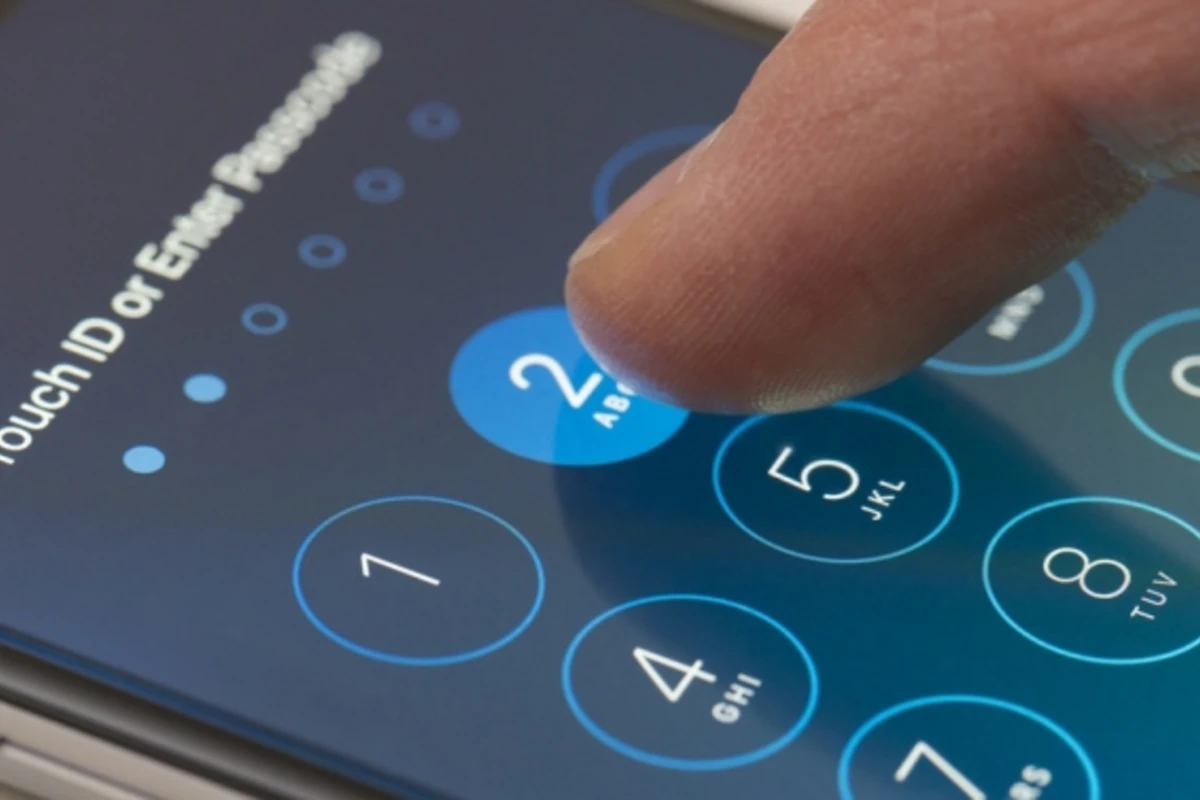 Найден способ взлома iPhone по номеру телефона
