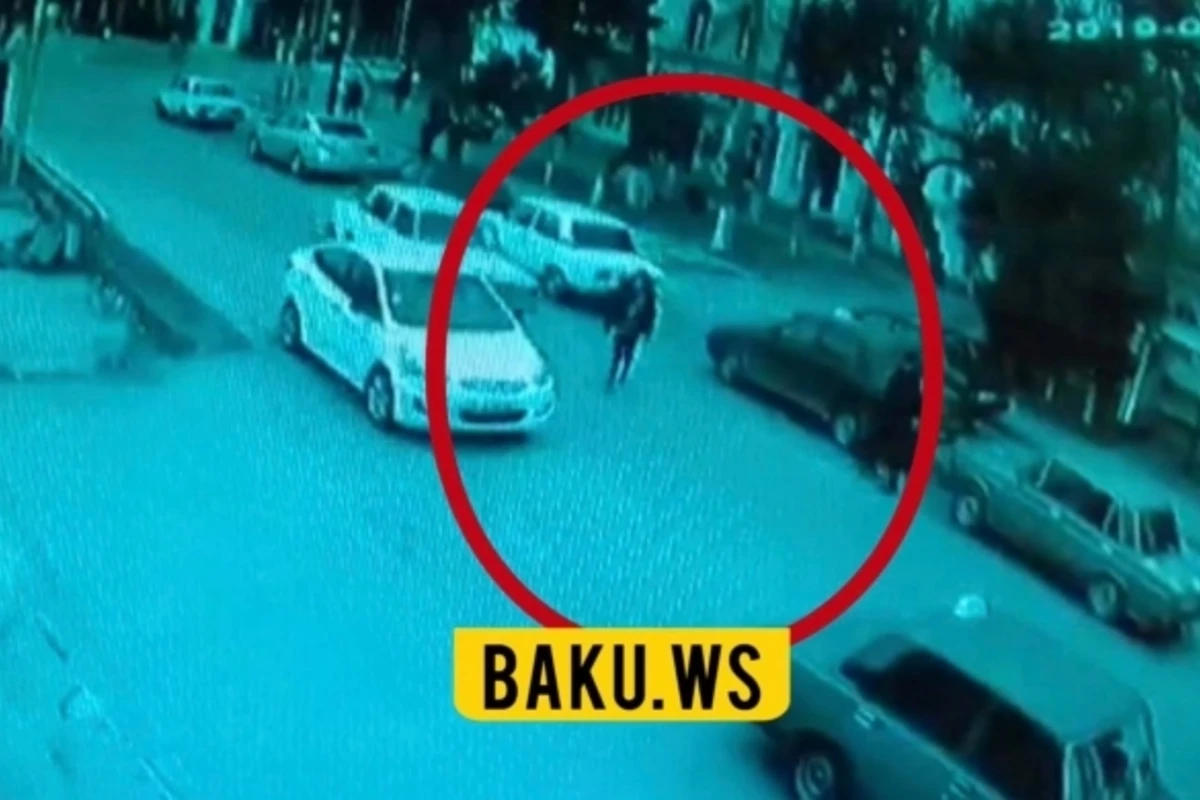 Страшное ДТП в Азербайджане: автомобиль подбросил девушку в воздух - ВИДЕО