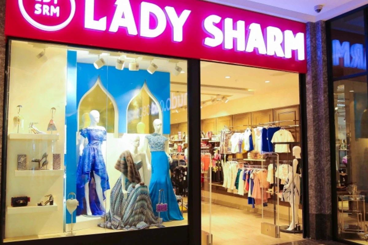 Lady Sharm” mağazalarında çin malları brend mala belə dəyişdirilir - Böyük saxtakarlıq (VİDEO) Lady Sharm” mağazalarında çin malları brend mala belə dəyişdirilir - Böyük saxtakarlıq (VİDEO)