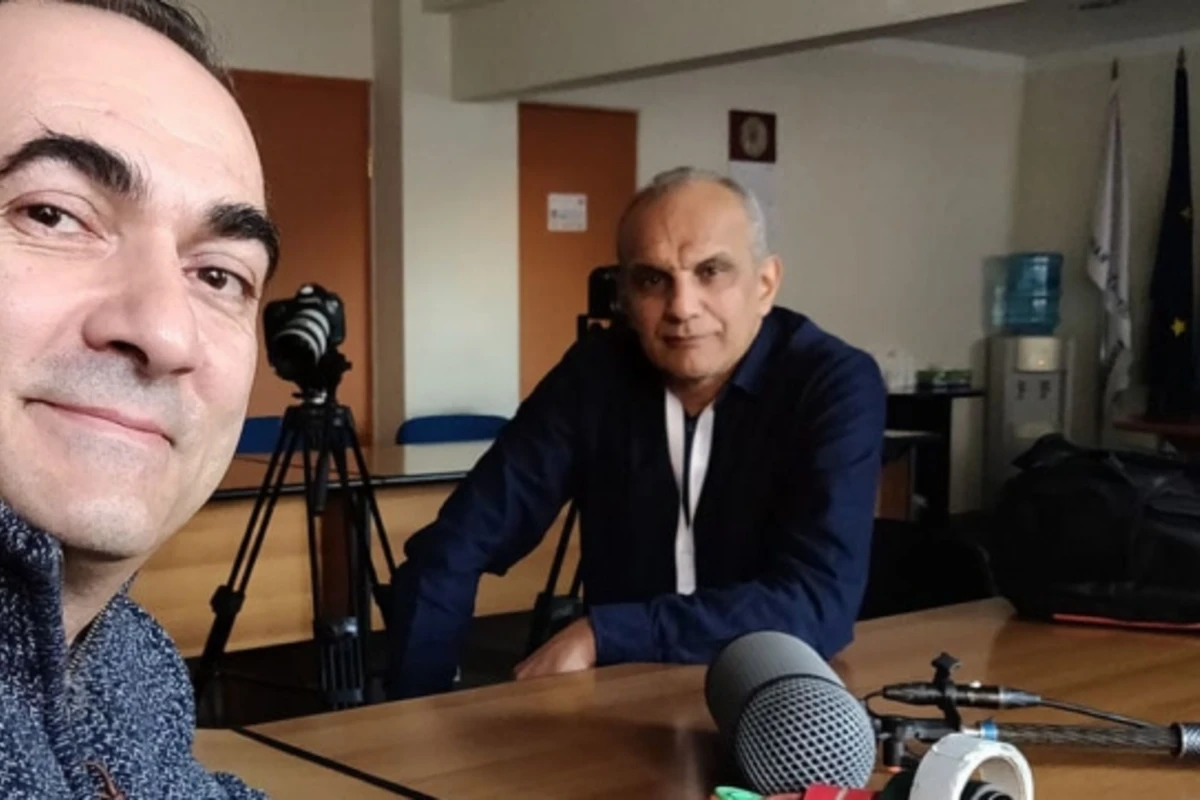 Azərbaycanlı jurnalist erməni soyqırımı qurbanları abidəsini ziyarət edib