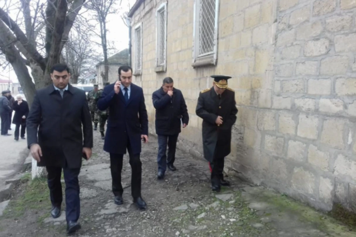 Kəmaləddin Heydərov zəlzələ bölgəsində - FOTO Kəmaləddin Heydərov zəlzələ bölgəsində - FOTO