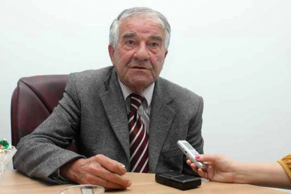“Doğulan uşaqlar valideynlərinin toyunda oxuyan metr yarımlıq müğənnilərə oxşayır”