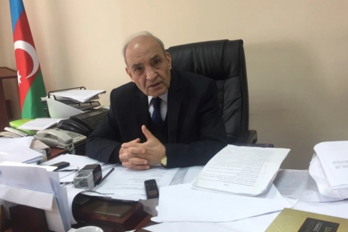 Азербайджанский профессор: Некоторые люди считают, что говорить по-русски – это показатель культуры Азербайджанский профессор: Некоторые люди считают, что говорить по-русски – это показатель культуры