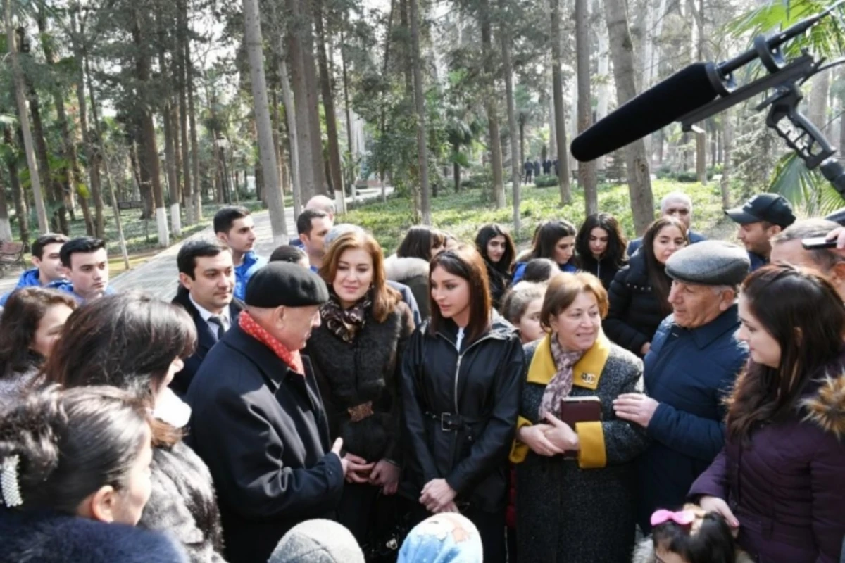 Birinci vitse-prezident “Xan bağı”nda gəncəlilərlə görüşüb (FOTO)