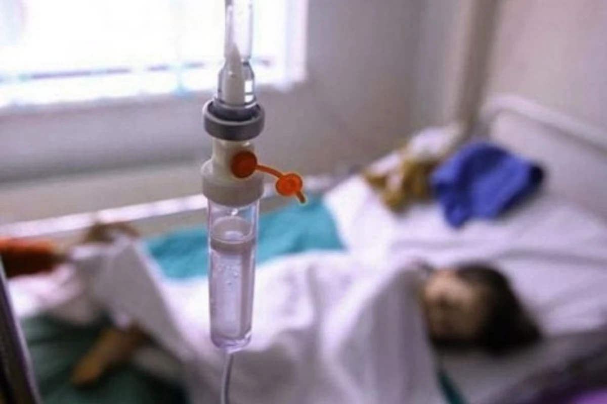 Azərbaycanda məktəbli spirtli içkidən şoka düşüb Azərbaycanda məktəbli spirtli içkidən şoka düşüb