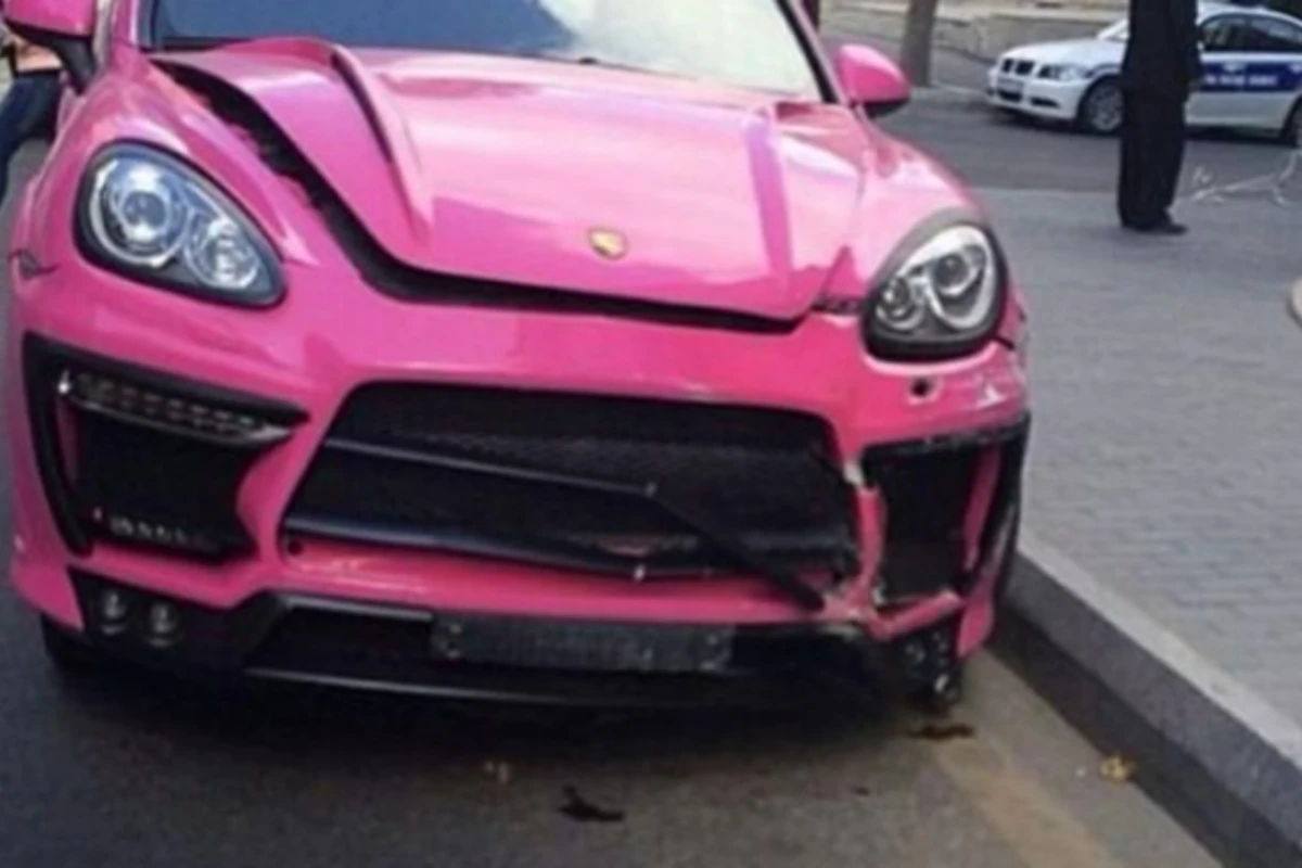 Bakıda “Porsche” ilə dəhşətli qəza törədən kimdir - ÖLƏN ŞƏXSİN ADI MƏLUM OLDU Bakıda “Porsche” ilə dəhşətli qəza törədən kimdir - ÖLƏN ŞƏXSİN ADI MƏLUM OLDU