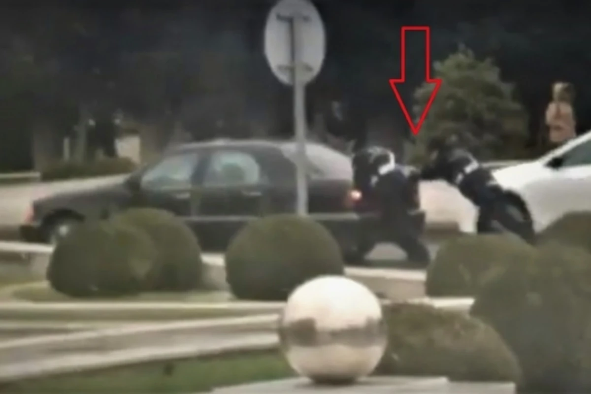 Qarlı Bakı küçələrində yol polisindən alqışa layiq addım - VİDEO