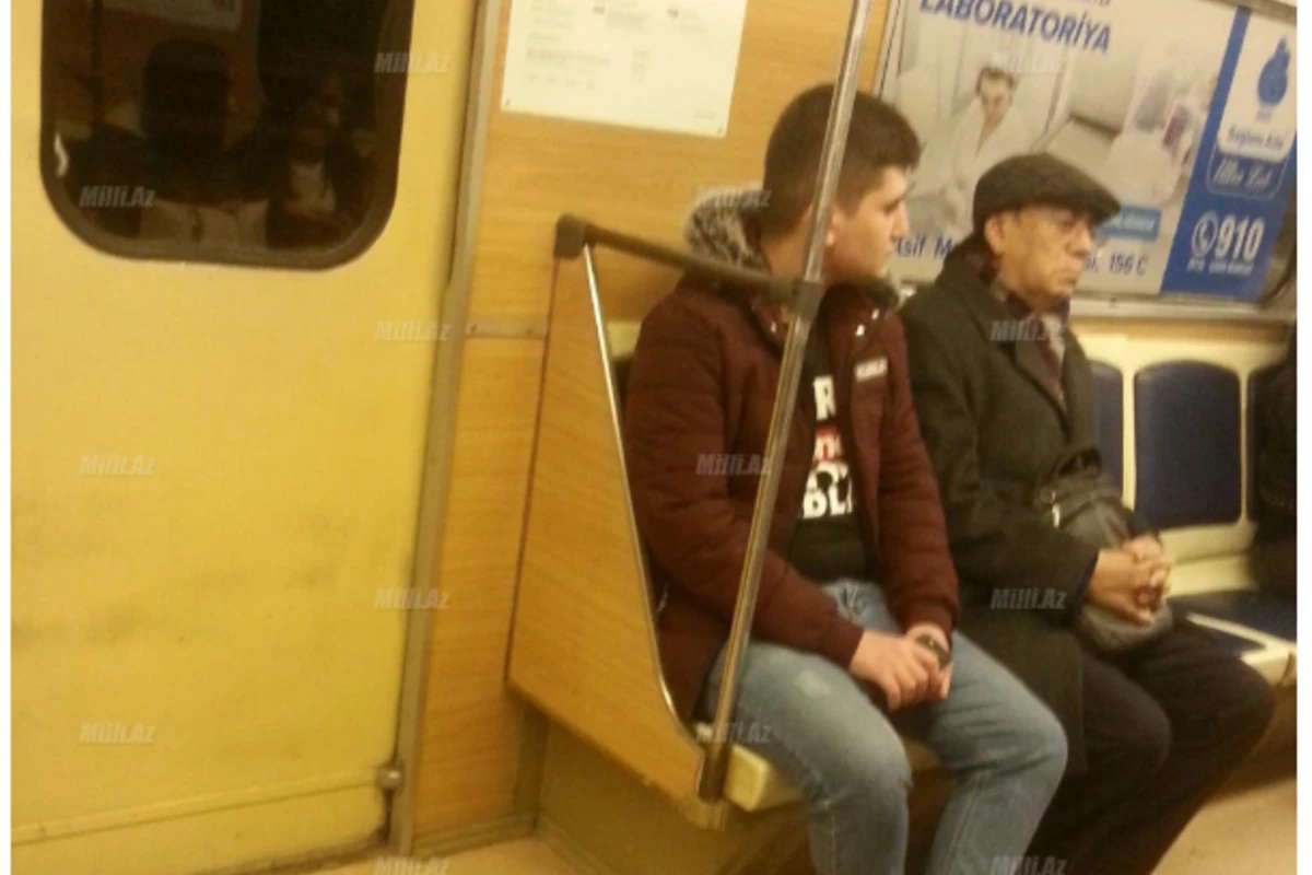Efirlərə çıxmayan məşhur azərbaycanlı müğənni METRODA - FOTO Efirlərə çıxmayan məşhur azərbaycanlı müğənni METRODA - FOTO