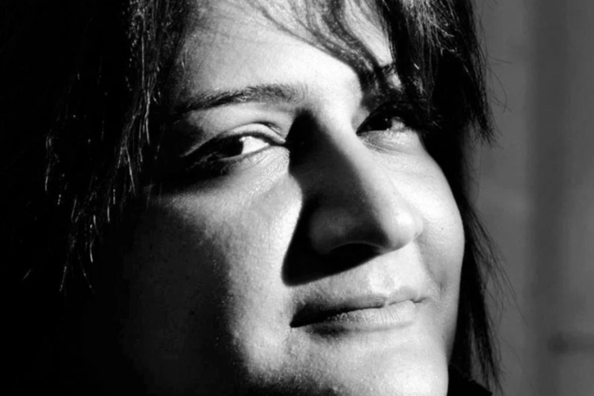 Azərbaycanlı qadın yazardan EROTİK ŞEİR: Tələsmə, asta-asta... - FOTO