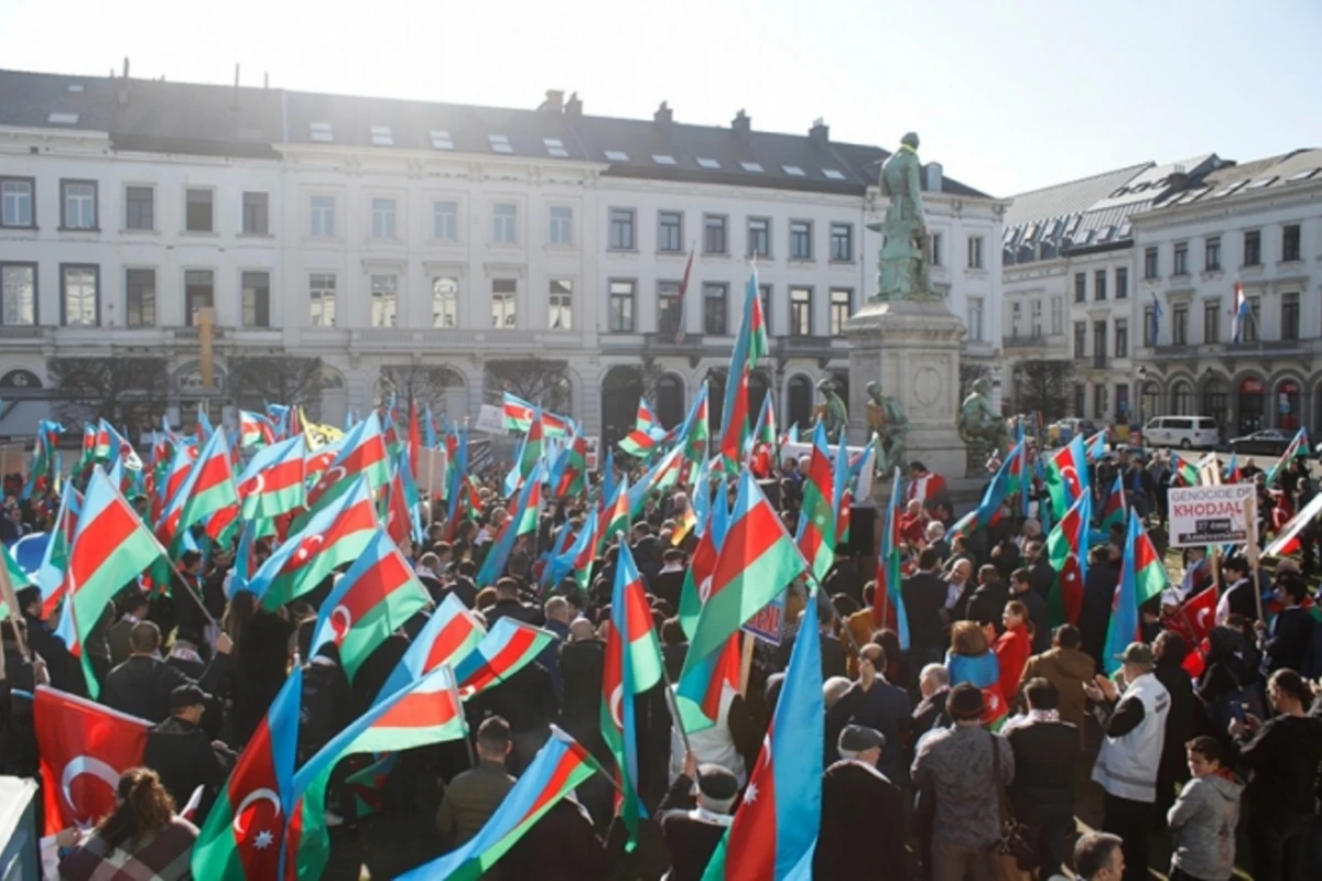Азербайджанцы провели в Брюсселе многолюдный митинг - ФОТО+ВИДЕО