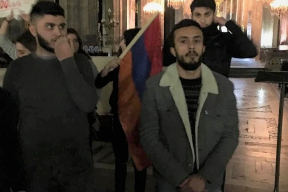 Армяне напали на церковь, где проходило мероприятие в связи с Ходжалинским геноцидом - ФОТО