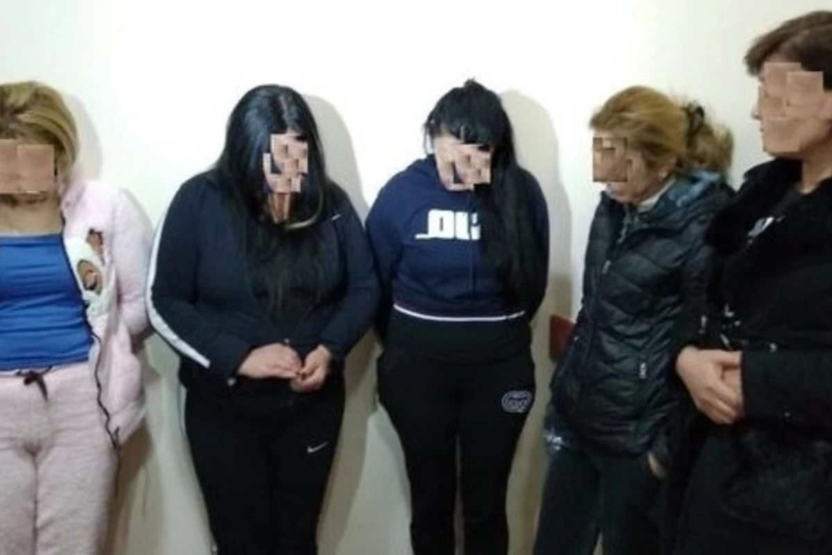 В Азербайджане выявлено гнездо разврата - ФОТО
