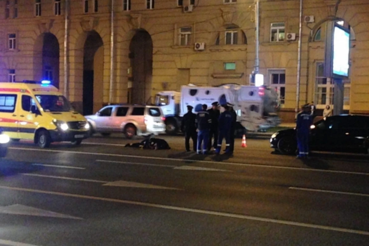В Москве Lexus насмерть сбил полицейского - ВИДЕО