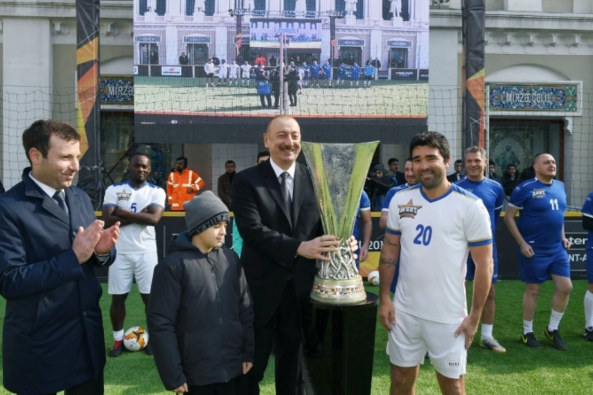 Prezident İlham Əliyev Bakıda ulduz futbolçuların matçına baxdı (VİDEO)