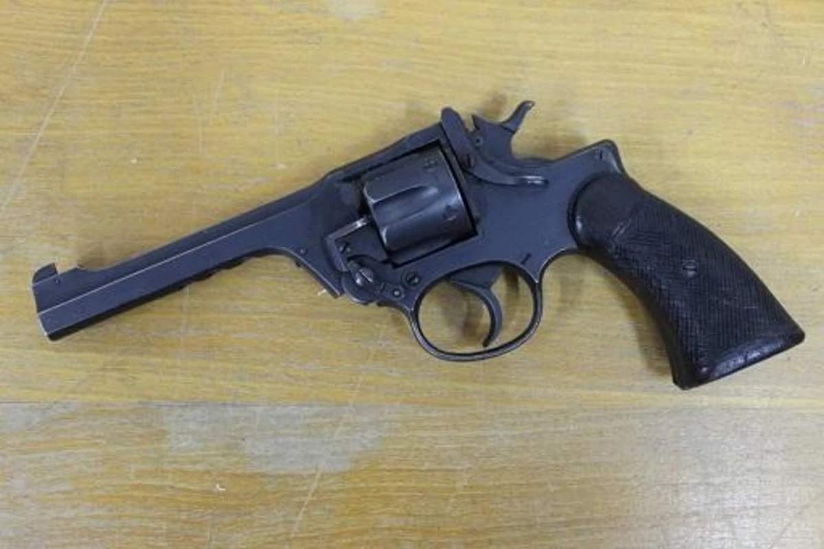 Bakı sakini olan keçmiş məhkumdan “Revolver götürülüb Bakı sakini olan keçmiş məhkumdan “Revolver götürülüb