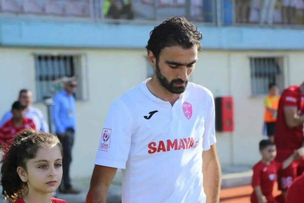 Vaqif Cavadov borca görə evini satdı Vaqif Cavadov borca görə evini satdı