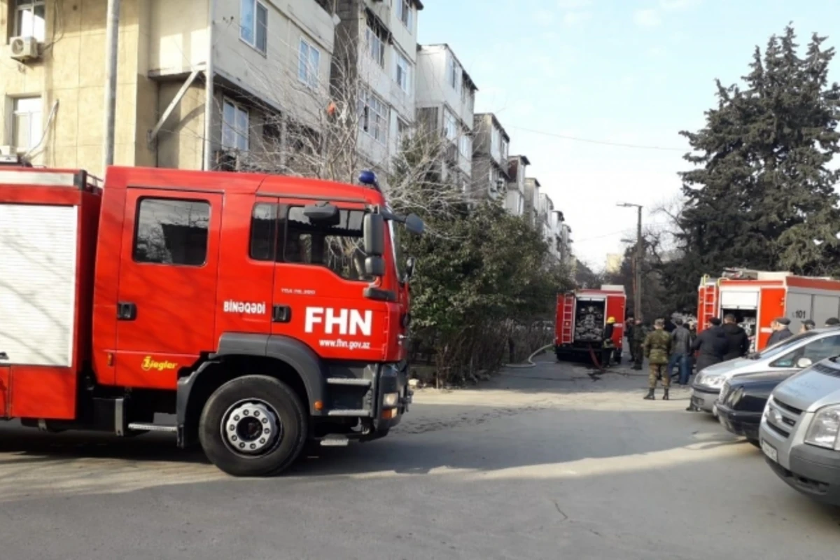 SON DƏQİQƏ! Binəqədidə yaşayış binası YANIR - FOTO