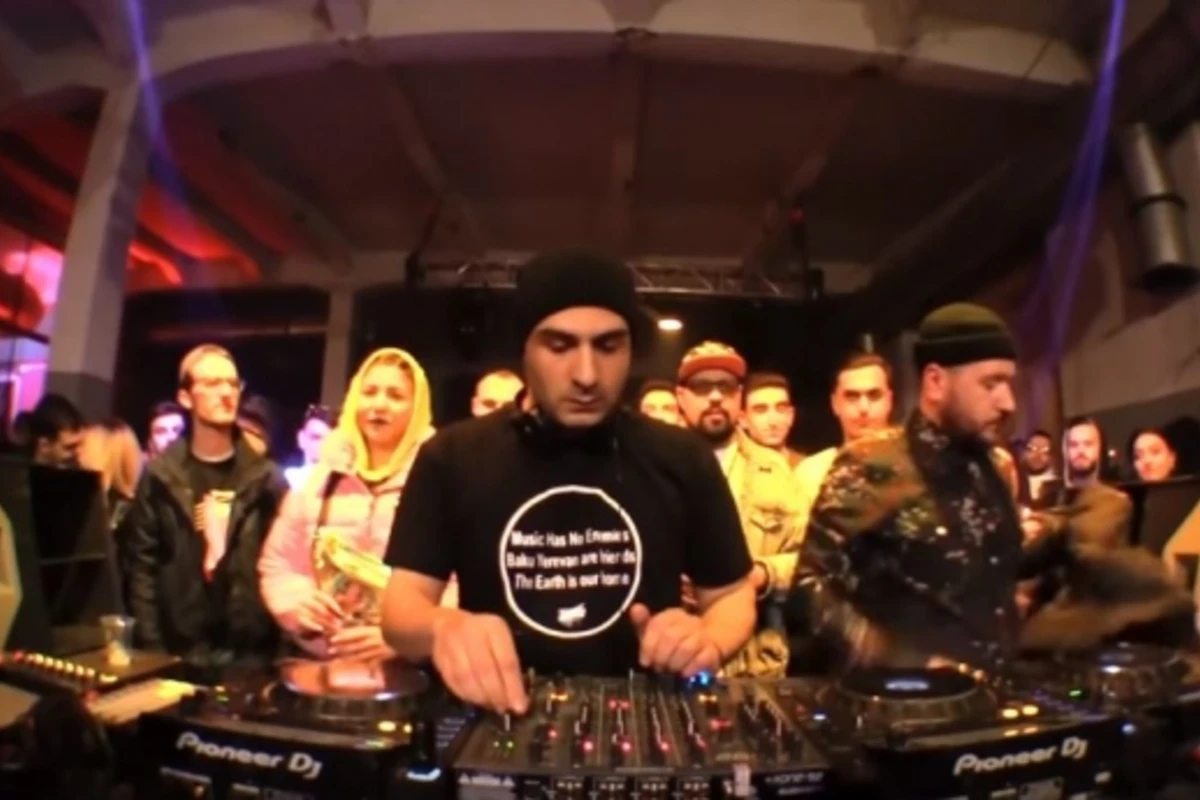 Армянский диджей выступил в Ереване в футболке Baku Yerevan are friends - РЕАКЦИЯ  (ВИДЕО+ФОТО)