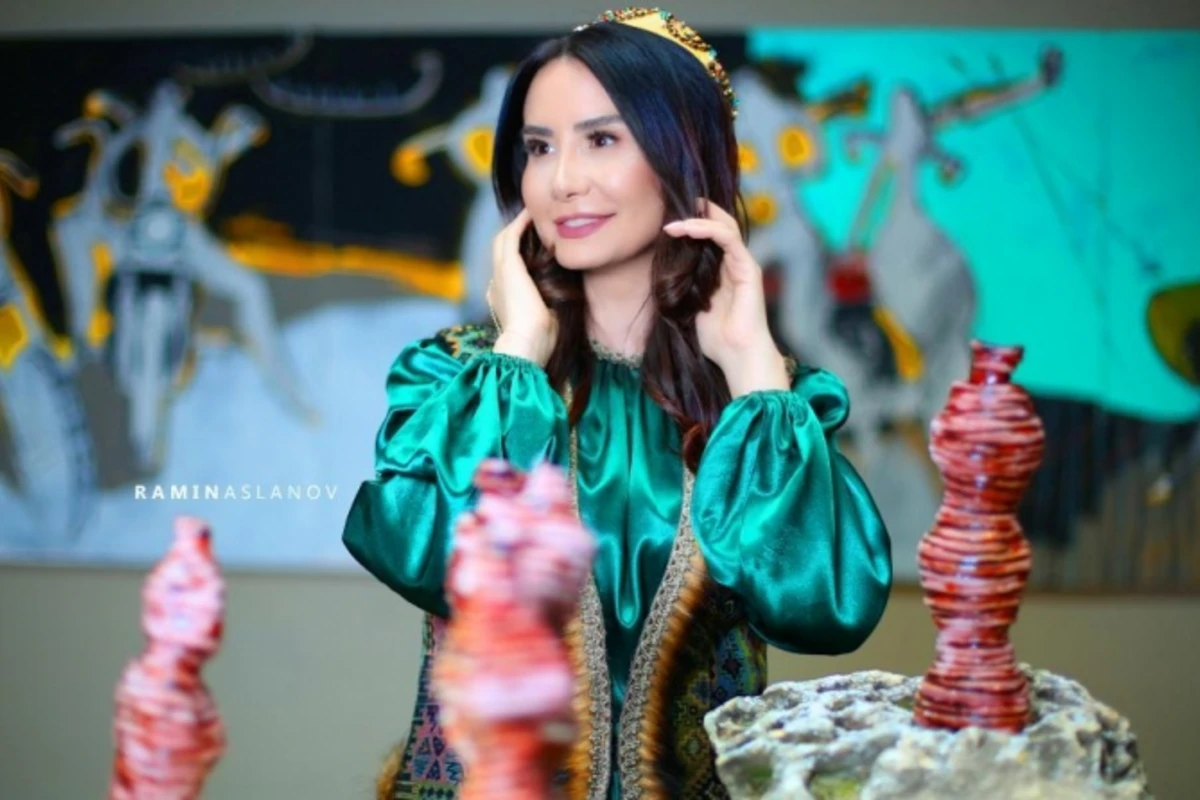 Türkiyədə aşirət başçısı azərbaycanlı aparıcıya elçi düşdü - FOTO