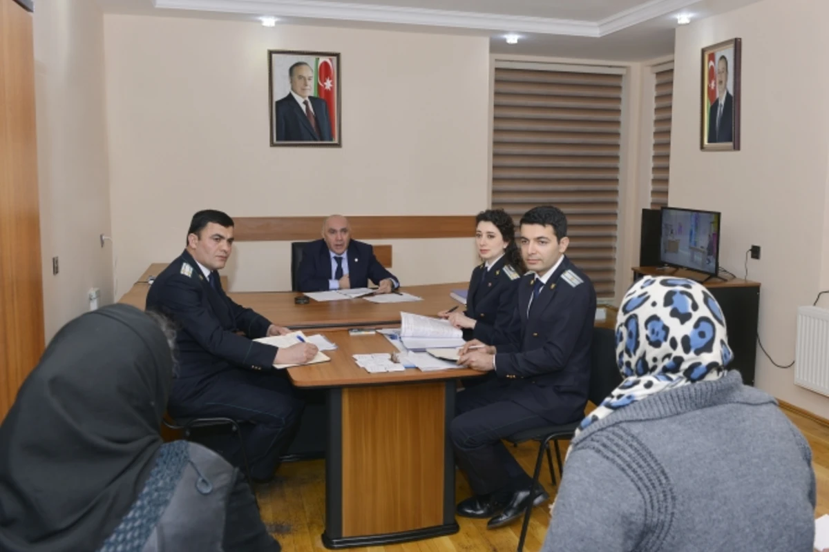 Zakir Qaralov vətəndaşları qəbul edib Zakir Qaralov vətəndaşları qəbul edib