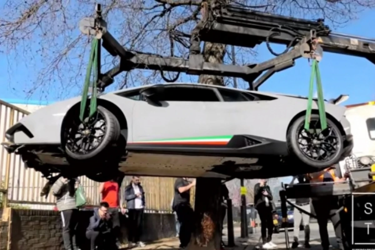Мажор опозорился перед камерами, разбив вдребезги свой Lamborghini - ВИДЕО